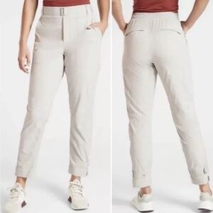 Athleta Trekkie Pants Gray Rip Stop Belted Gray Utility Hiking Nylon Zip Size 2